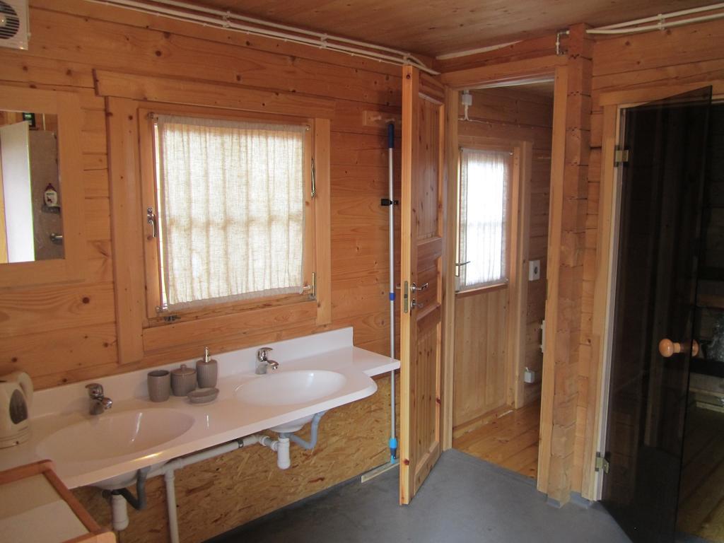 Pivarootsi Holiday Village Chambre photo